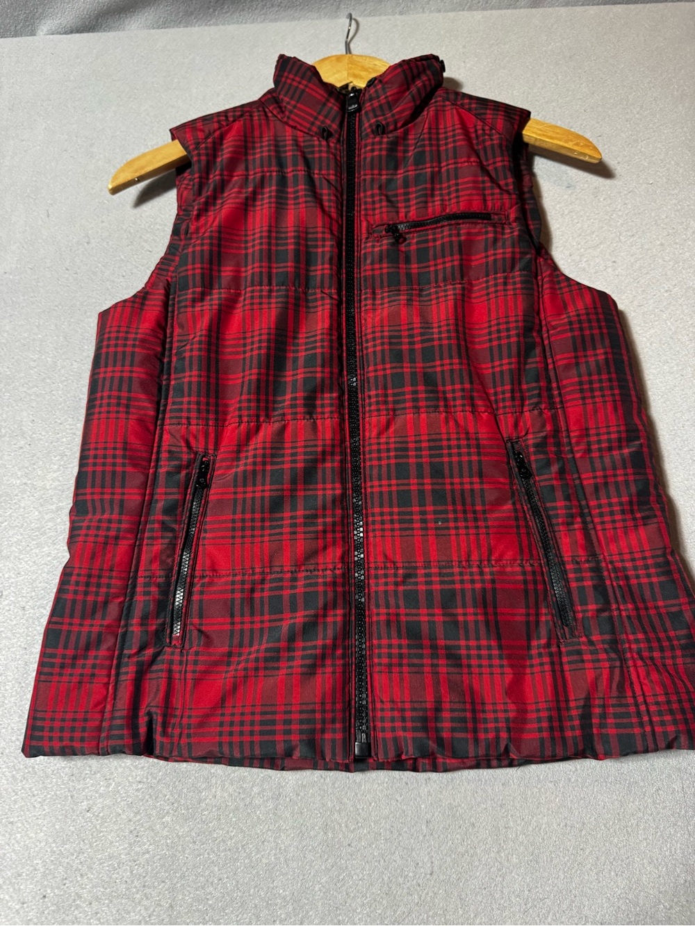 Lauren Ralph Lauren Women’s S Down Puffer Vest Red Black Plaid